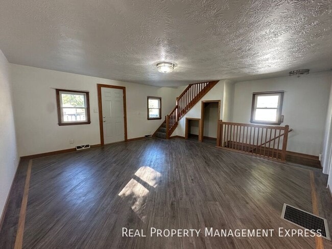 Foto del edificio - Move In NOW & Get One Month FREE