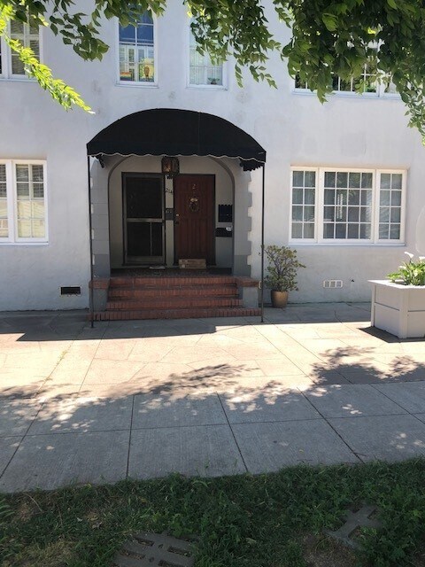 Primary Photo - 214 7th Ave