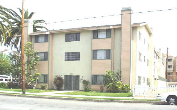 Building Photo - 586 Daisy Ave