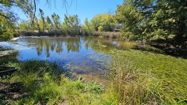 Foto del edificio - 170 Interstate Dr