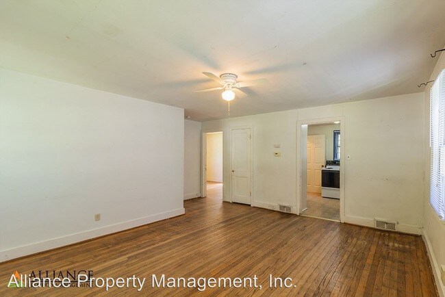 Building Photo - 4 br, 2 bath Room For Rent - 901 Ratone St.