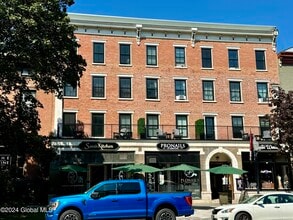 Building Photo - 423 Broadway