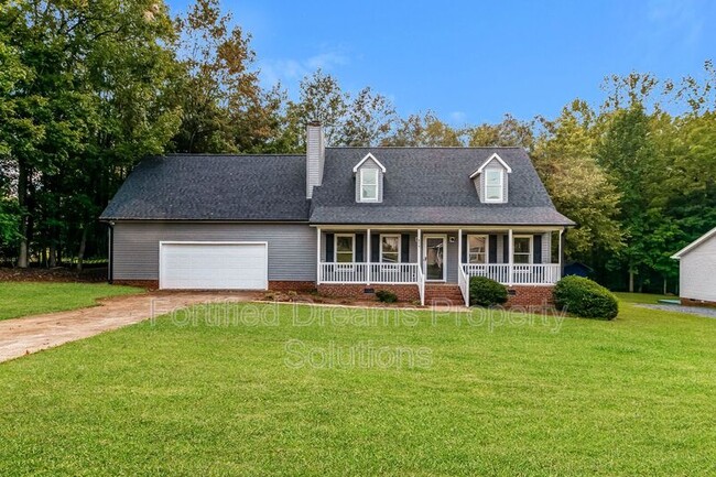 Building Photo - 814 N Greenbriar St