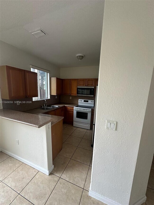 Foto del edificio - 1440 SE 24th Ct