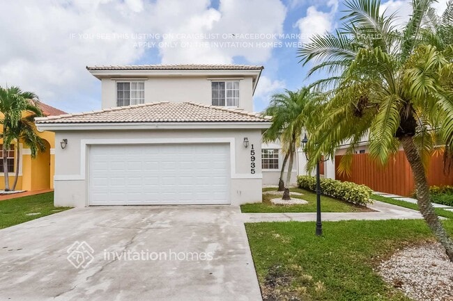 Building Photo - 15935 SW 83rd Terrace