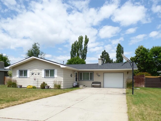 Building Photo - 2903 Harmony Ct