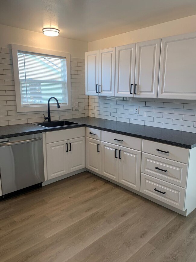 Foto del edificio - 2457 Orchard Way