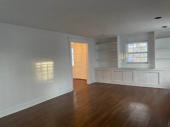 Foto del edificio - 23 Ferncliff Rd