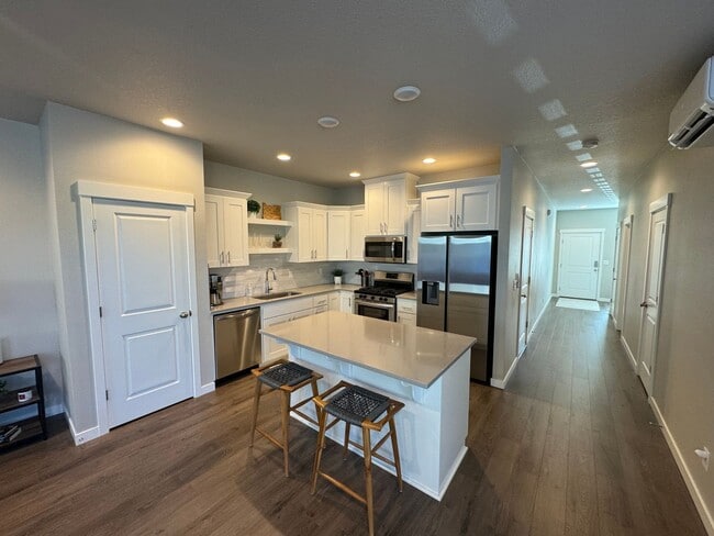 Building Photo - Must See Townhome Located in Ponderosa Ridge
