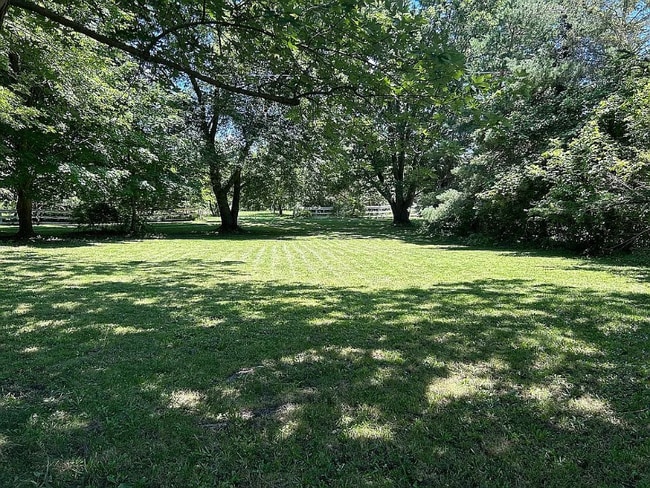 Building Photo - 8701 Brookville Rd