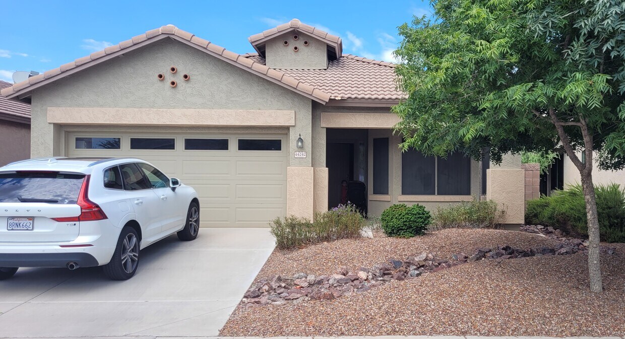 Foto principal - 44242 W Venture Ln