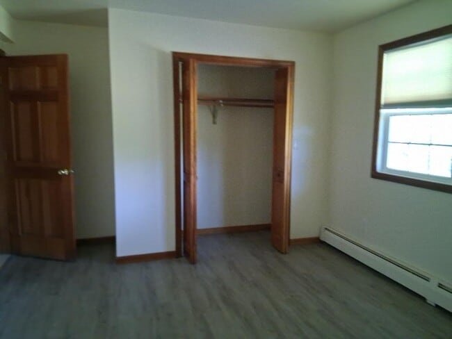 Building Photo - 718 Forest Rd