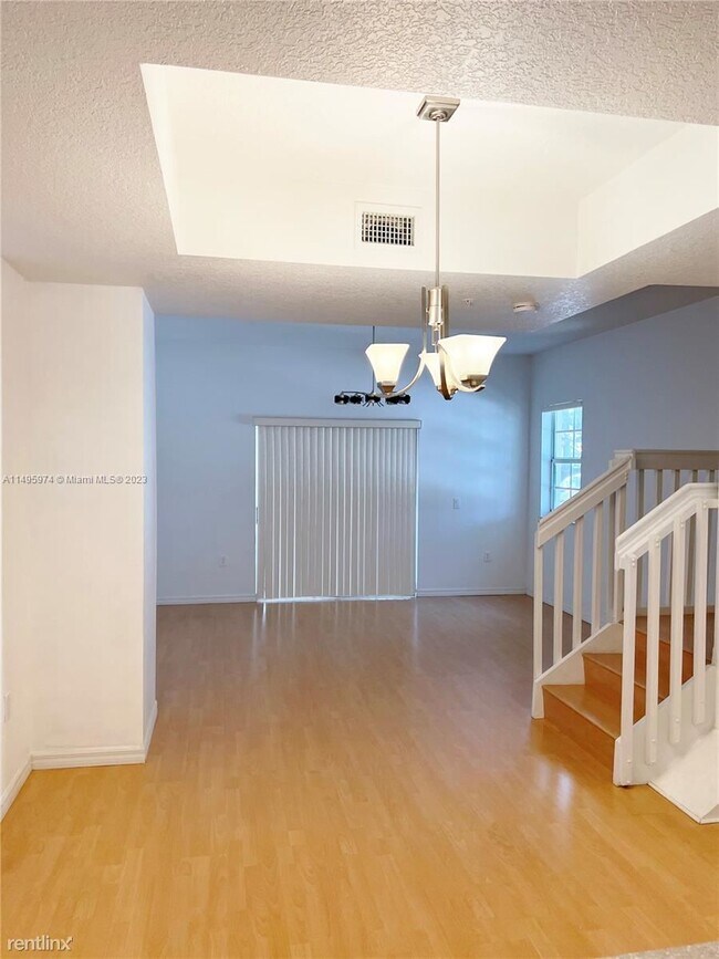 Building Photo - 3 br, 3 bath House - 8940 NE 8th Ave Unit ...