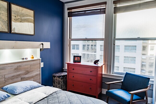 Foto del edificio - 215 W 7th St