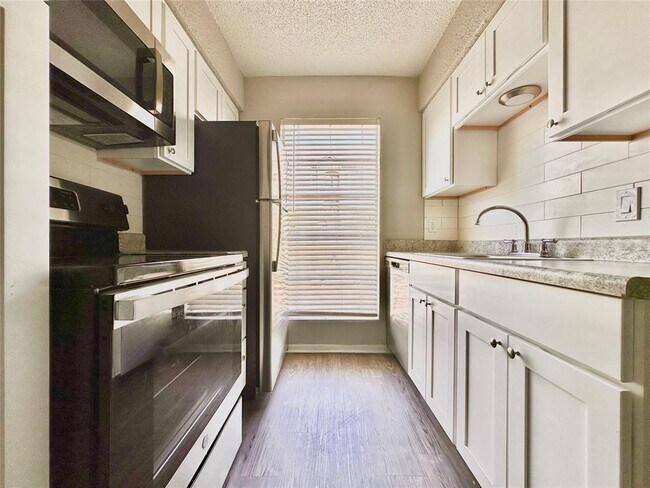 Foto del edificio - 2803 Hemphill Park