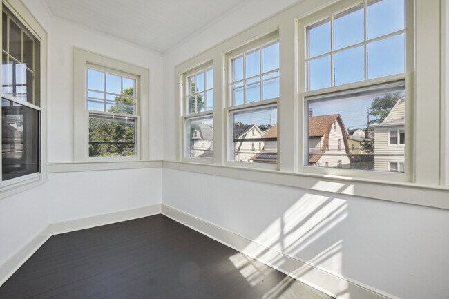 Building Photo - 17 Beekman St