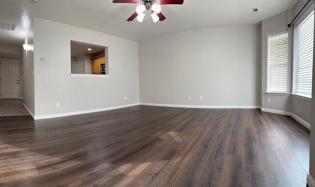 Foto del edificio - 616 Trejo St