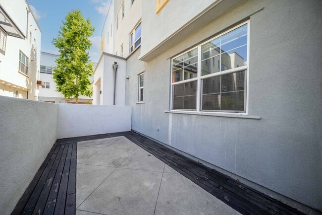 Building Photo - 134 Acamar