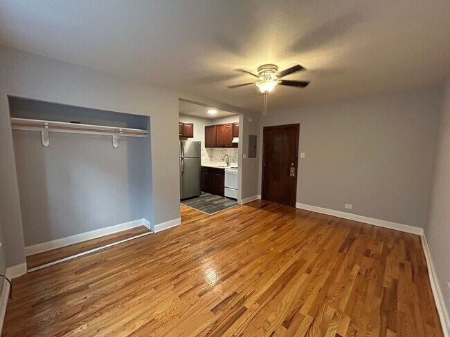 Foto del edificio - 6956 N Ashland Ave