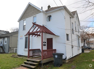 Building Photo - 450 Allyn St