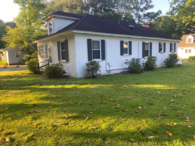 Foto del edificio - 57 Irvinville Ln