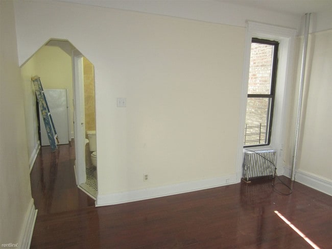 Building Photo - 1042 Bergen St