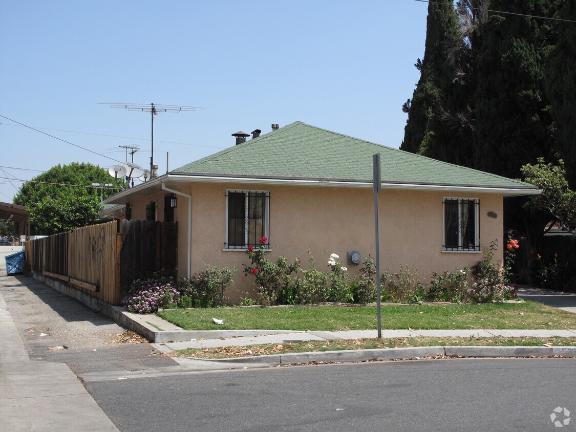 Foto del edificio - 3309-3315 Sanborn Ave