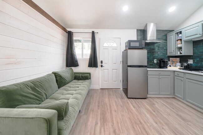 Foto del edificio - 10003 Helix Mont Cir