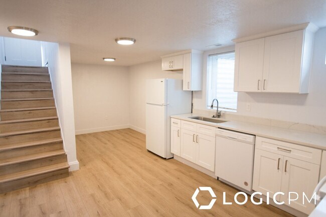 Building Photo - 171 E 3000 S