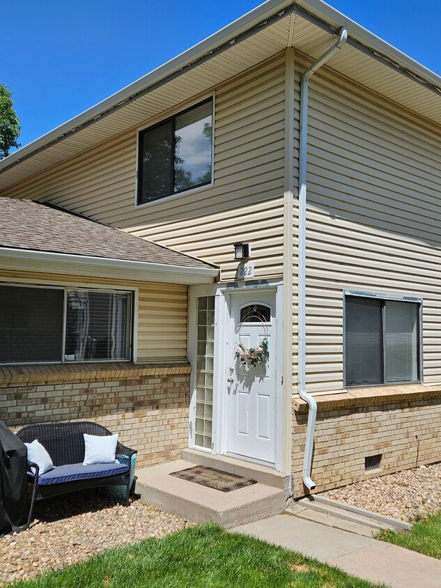Foto principal - Everything you Need, 2 Bed, 1.5 Bath townh...