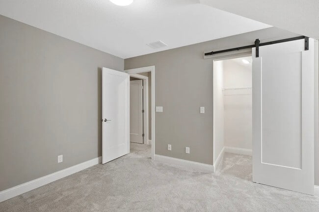Building Photo - 1616 E Lexington Dr