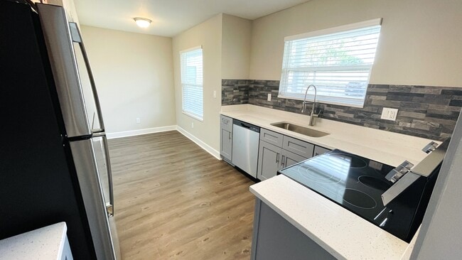 Foto del edificio - 2536 Woodgate Blvd