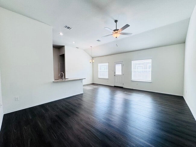 Building Photo - Luxury Duplex 3/2 in Seguin Navarro ISD