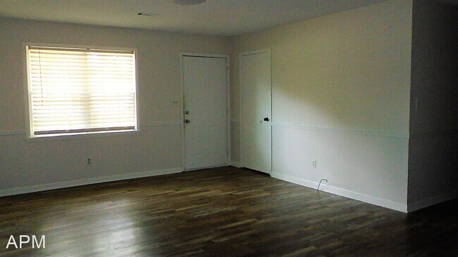 Building Photo - 4 br, 2 bath House - 2102 Collier Dr