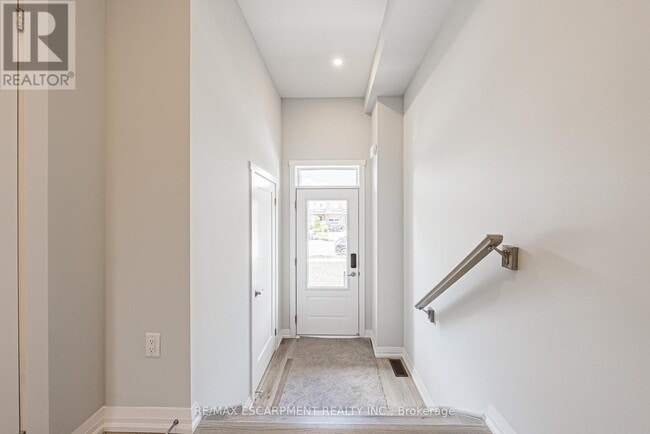 Building Photo - 138 Lormont Blvd