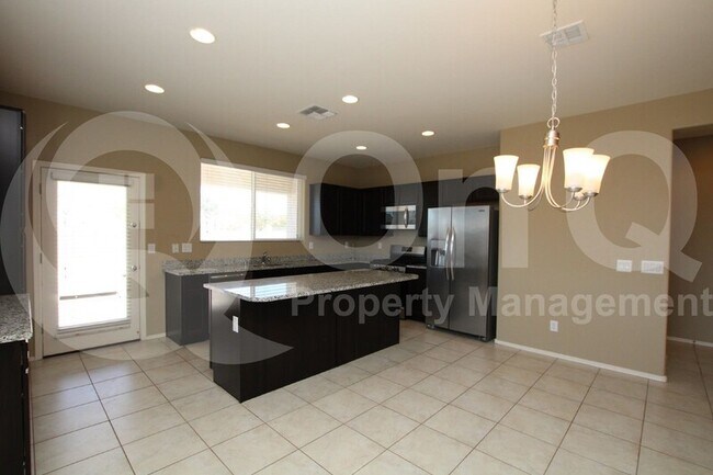 Building Photo - 2620 S 116th Dr