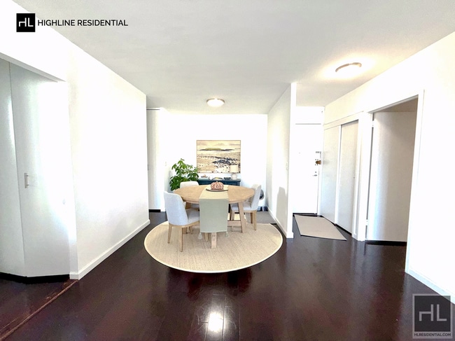 Foto del edificio - 220 E 65th St