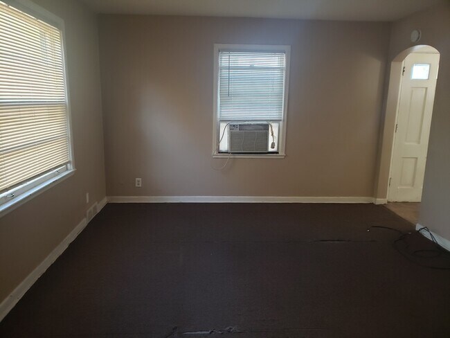 Foto del edificio - Three bedroom house for rent