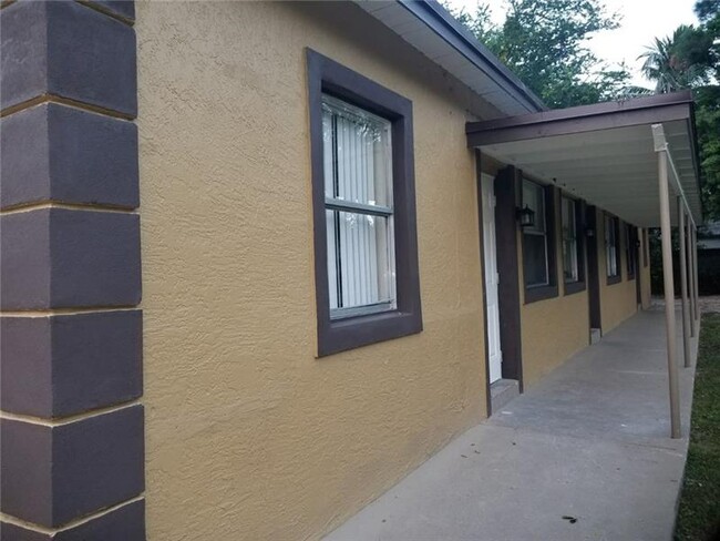 Building Photo - 418 NW 13th Ave