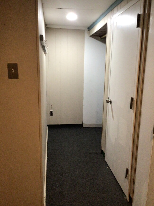 Building Photo - 11 Carrol Pl