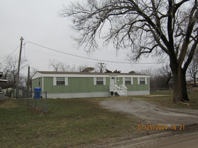 Building Photo - Very Nice Double Wide Home located in Cach...