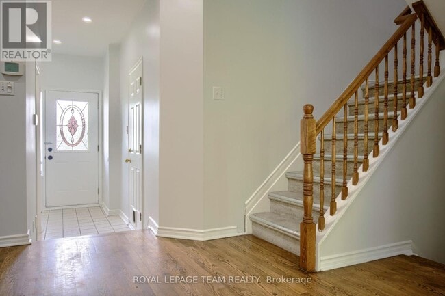 Building Photo - 246 Beatrice Dr