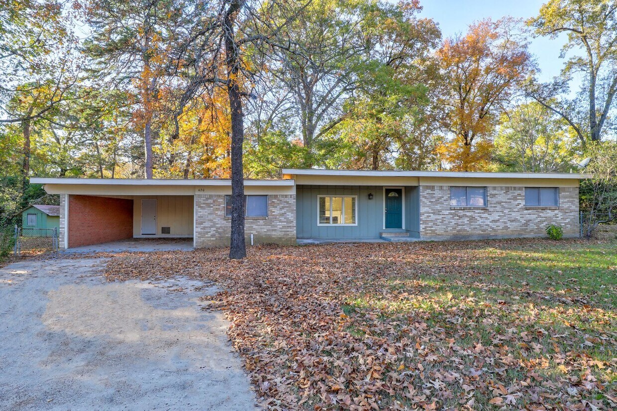 Foto principal - 3 Bedroom 2 Bathroom House in Wake Village...