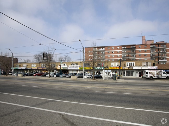 Building Photo - 3262-3302 W Lake Shore Blvd