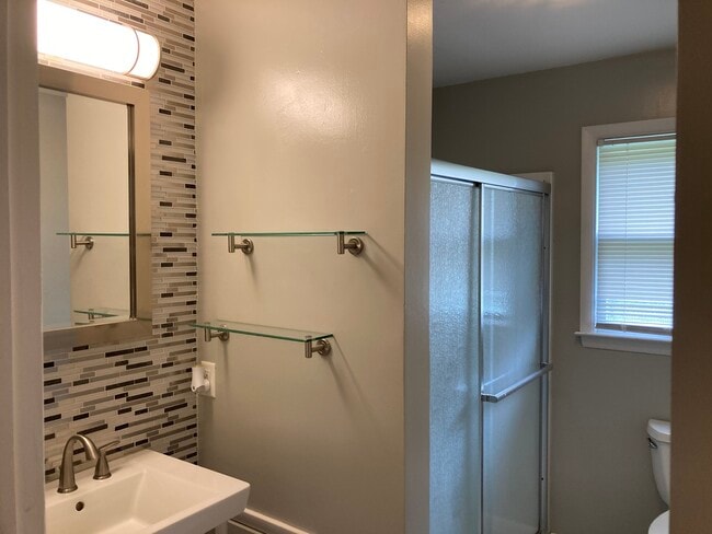 Building Photo - 289 Briar Ln