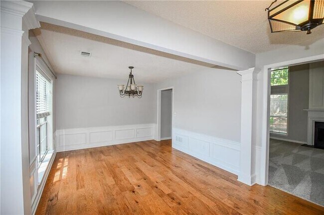 Building Photo - 11765 Carriage Park Ln