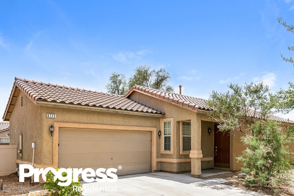 Foto principal - 6725 Brick House Ave