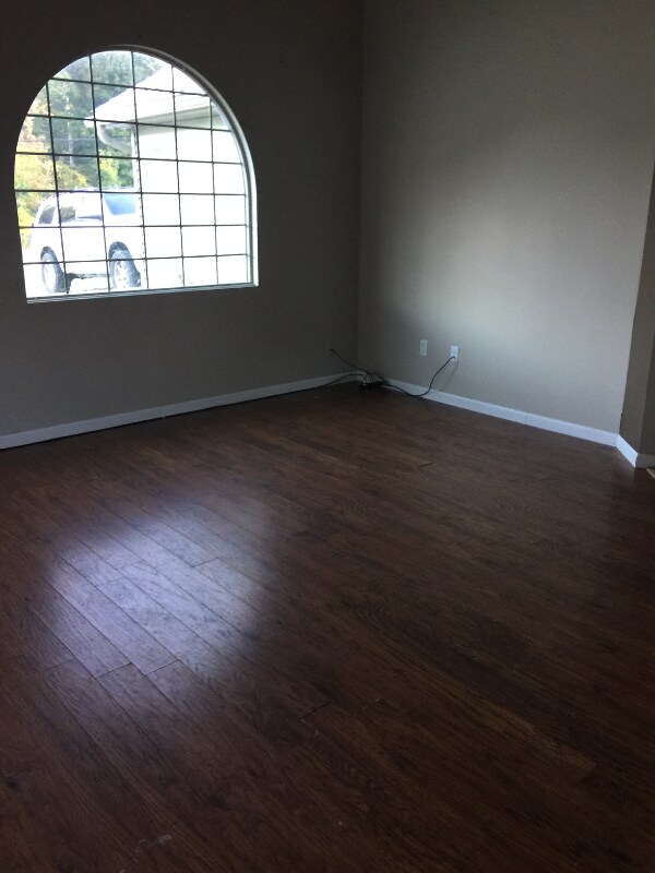 Foto del edificio - 151 Scott Dr