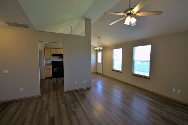 Foto del edificio - 3 Bedroom in a Convenient Location