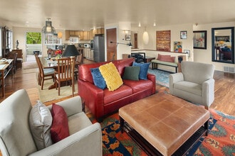 Building Photo - 405 W Galer St